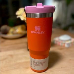 New & unused Stanley Ice Flow tumbler - 30 oz🧡